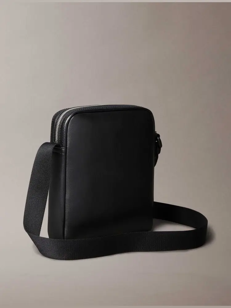 tracolla nera uomo in ecopelle mini logo sul fondo miniatura 3