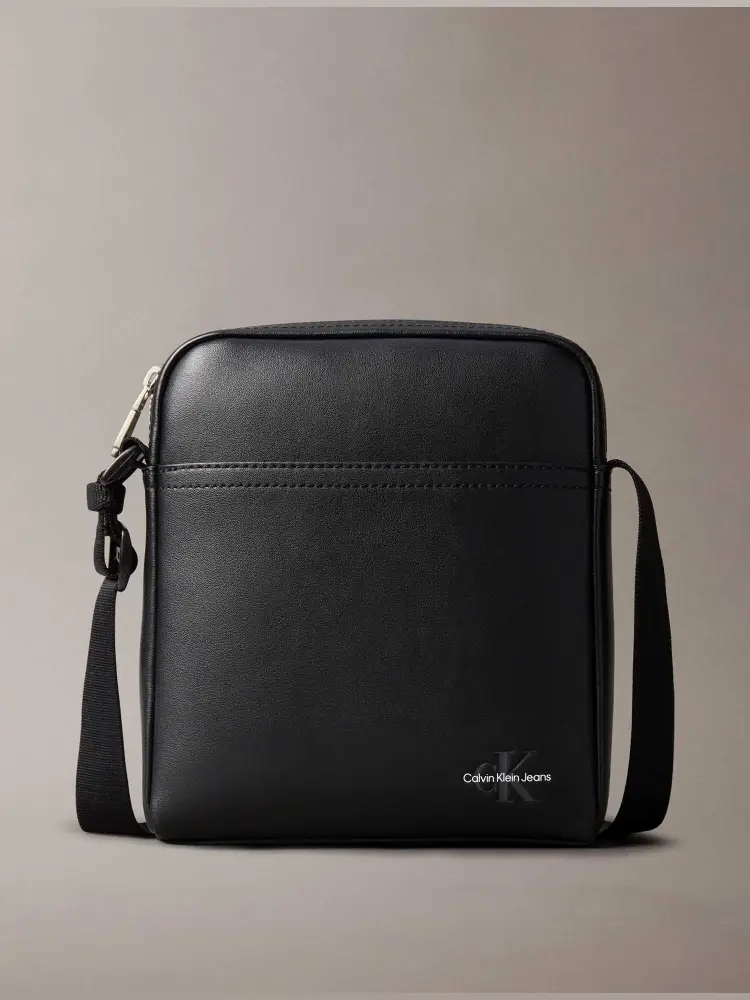 tracolla nera uomo in ecopelle mini logo sul fondo