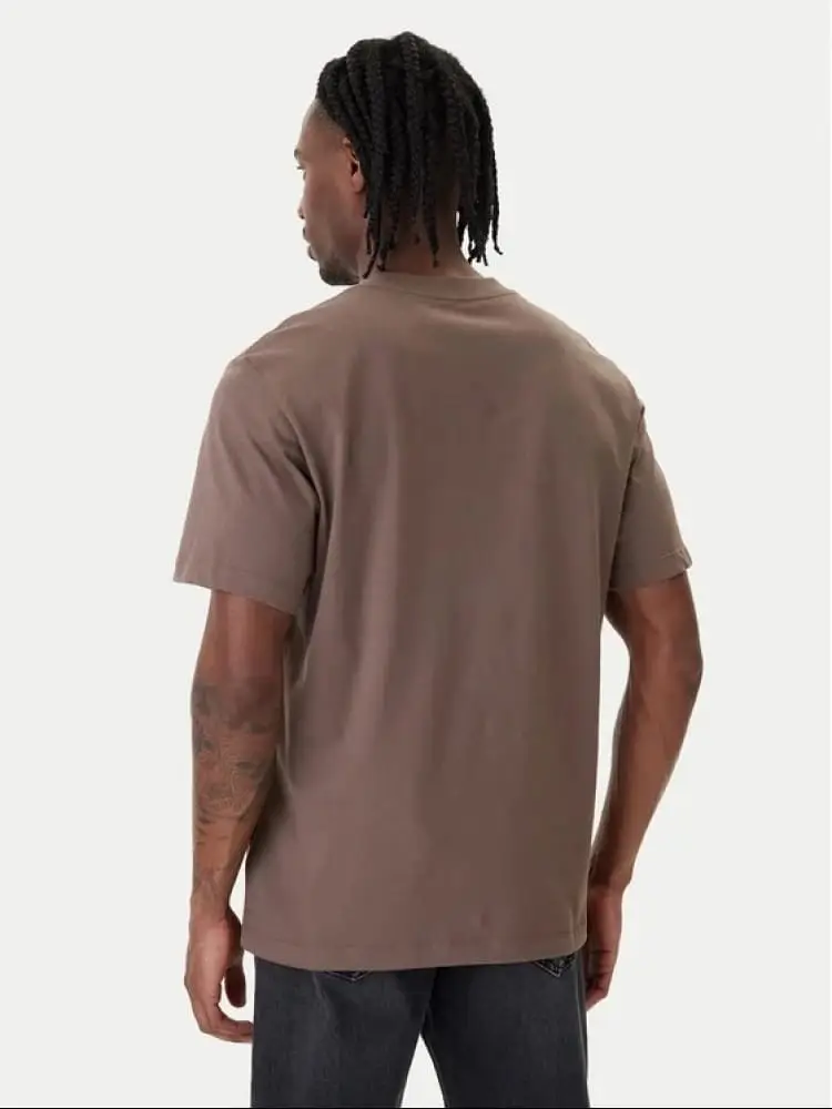 tshirt marrone uomo logo sul petto miniatura 2