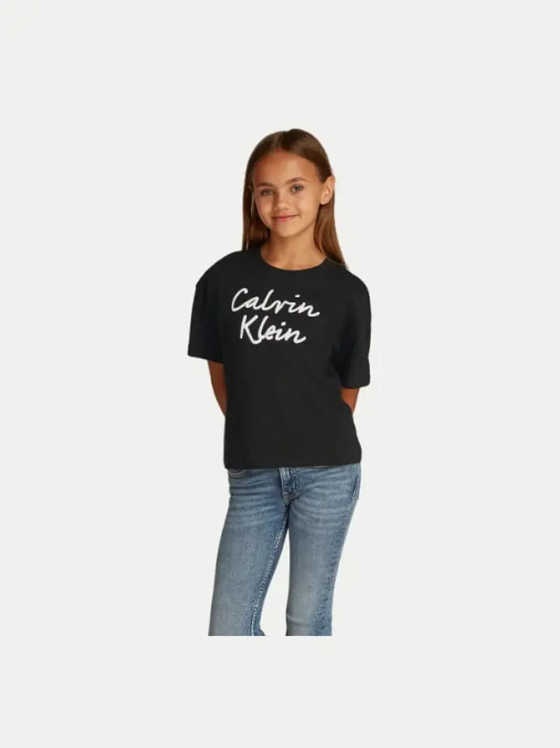 Calvin Klein tshirt nera bambina in cotone maxi logo sul davanti