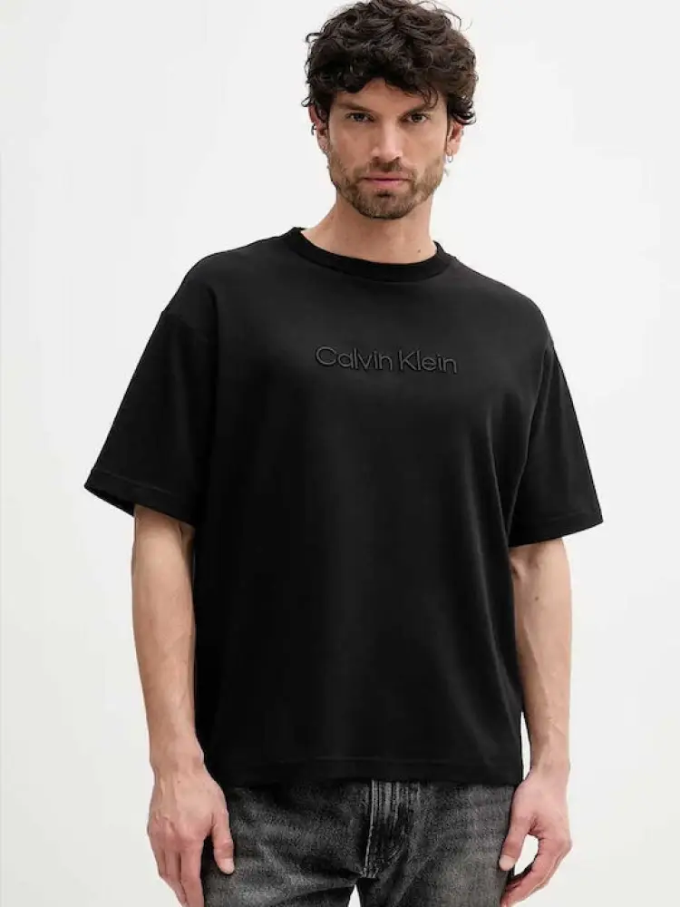 tshirt nera uomo in cotone logo sul davanti in rilievo