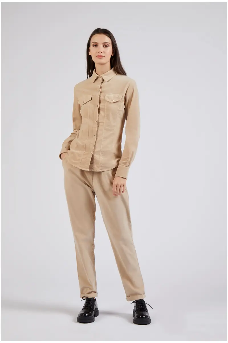 camicia avvitata in velluto tinto capo avena