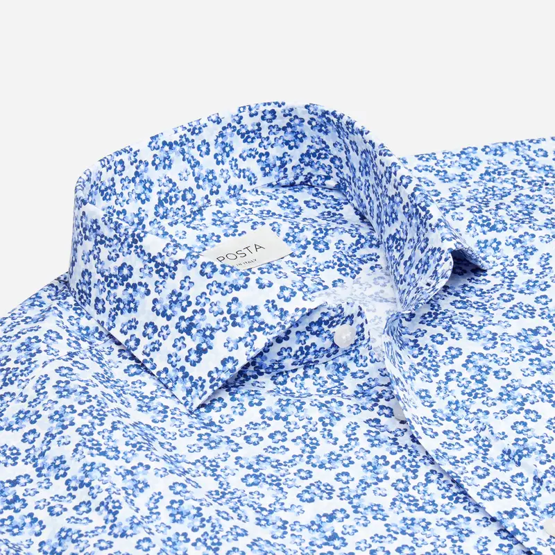 Camicia disegni a fiori azzurro cotone popeline, collo stile collo francese aggiornato a punte corte miniatura 3