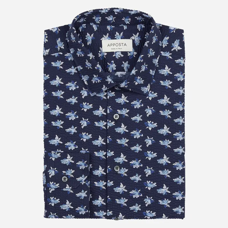 Camicia disegni a fiori blu cotone seersucker, collo stile collo italiano aggiornato a punte corte