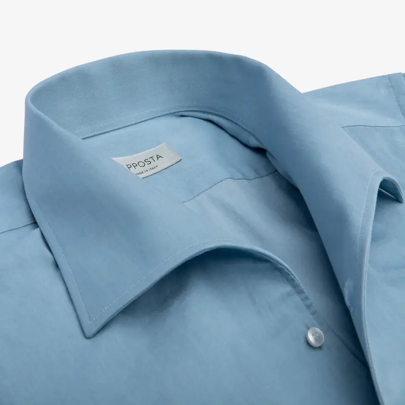 Camicia tinta unita azzurro cotone denim, collo stile collo capri miniatura 2