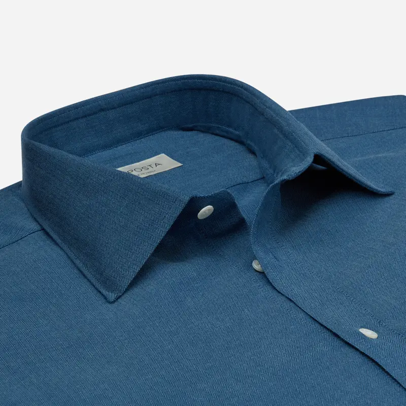 Camicia tinta unita blu cotone denim, collo stile collo italiano basso miniatura 3