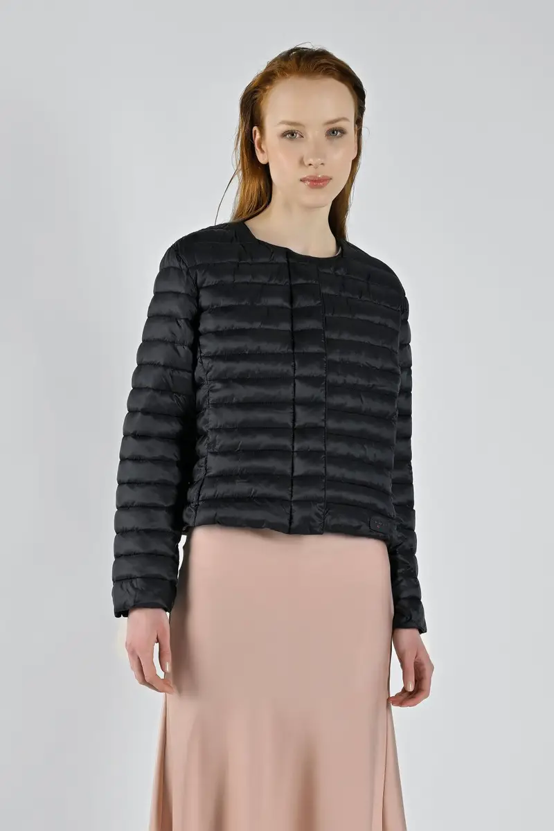 Piumino corto Lila recycled BLACK