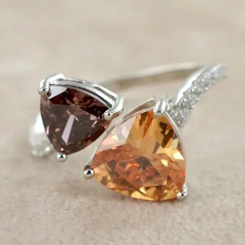 anello in argento contrarie con zirconi trillion miniatura 3