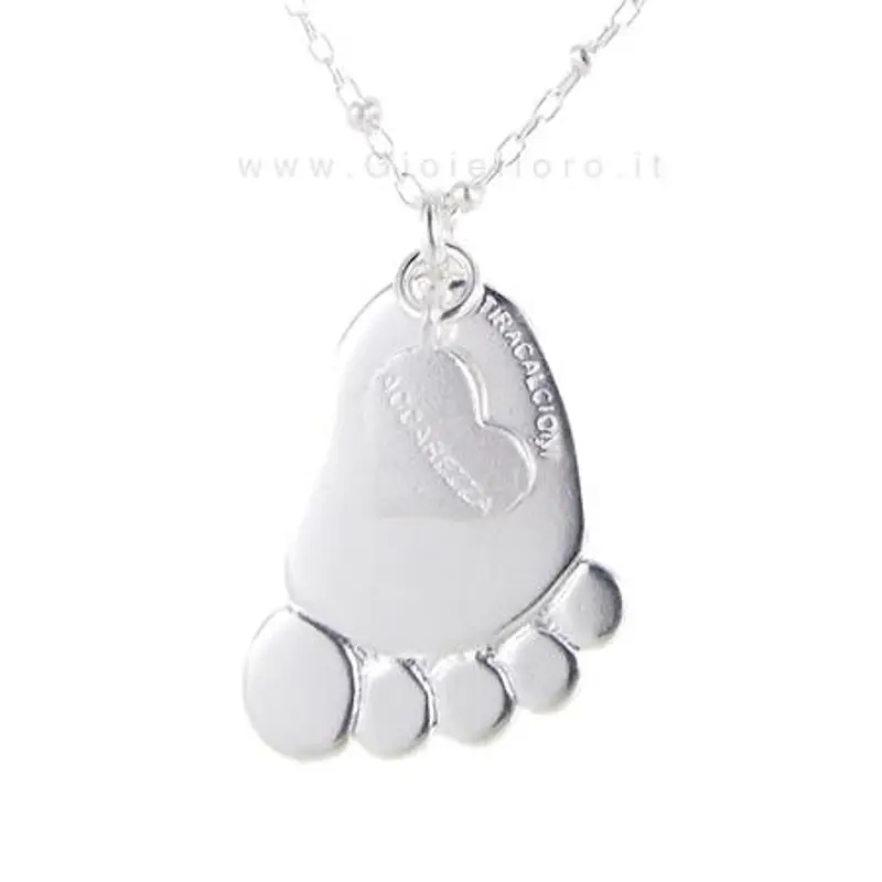 collana con ciondolo tira calcioni in argento lpc62
