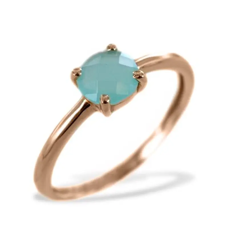 anello in oro rosa con quarzo azzurro sfaccettato