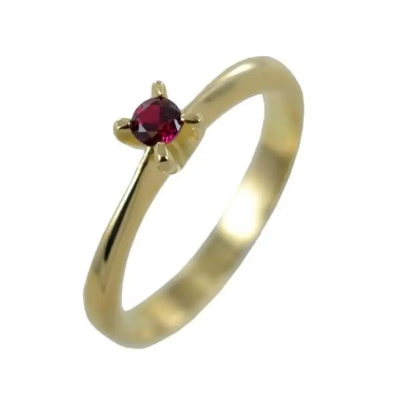 anello solitario con zircone rosso in oro giallo