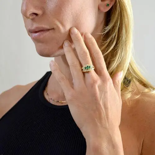 anello vintage in oro giallo con smeraldi e diamanti miniatura 3