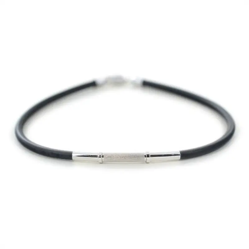 bracciale da uomo in caucciu e oro centrale in bianco