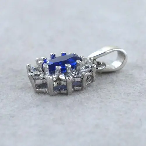 ciondolo rosetta in oro bianco e zircone blu miniatura 5