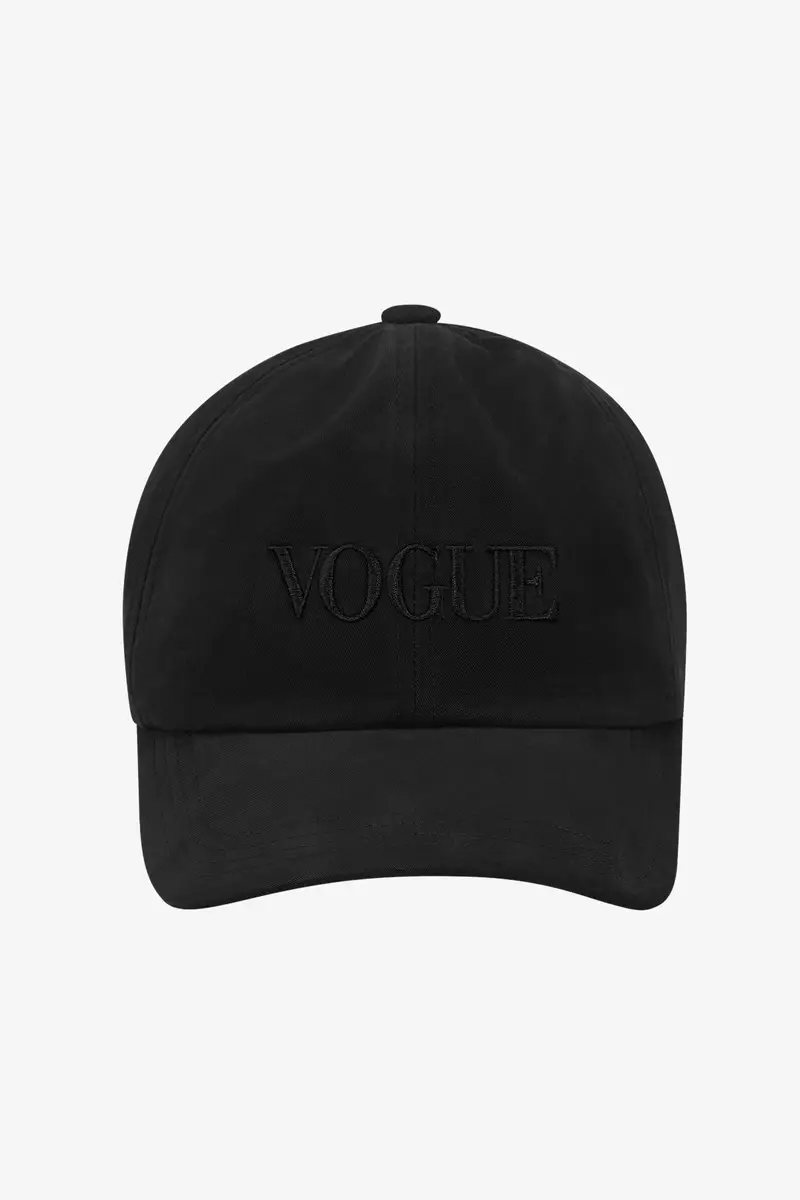 Cappellino VOGUE nero con logo ricamato tono su tono