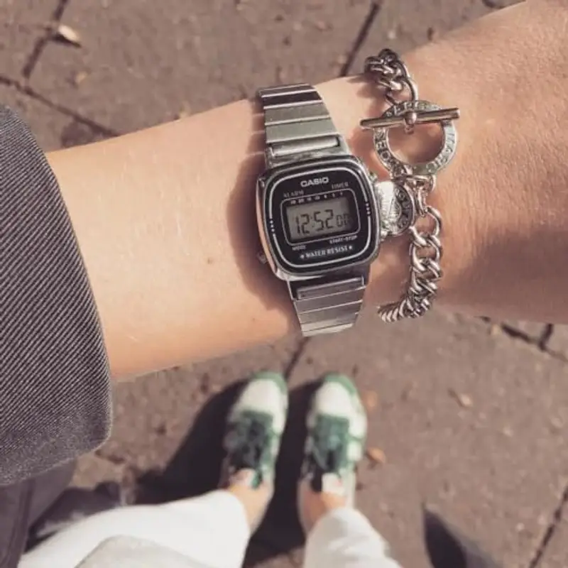 Casio Orologio da polso digitale da donna in acciaio inossidabile LA670W miniatura 3