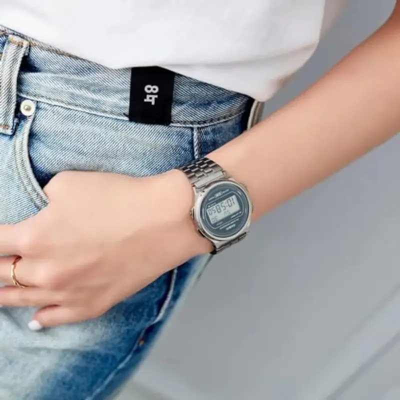 Casio Orologio Quarzo Unisex, misura cassa 38.80mm con quadrante Nero Digitale e cinturino Argento in Cinturino in miniatura 3