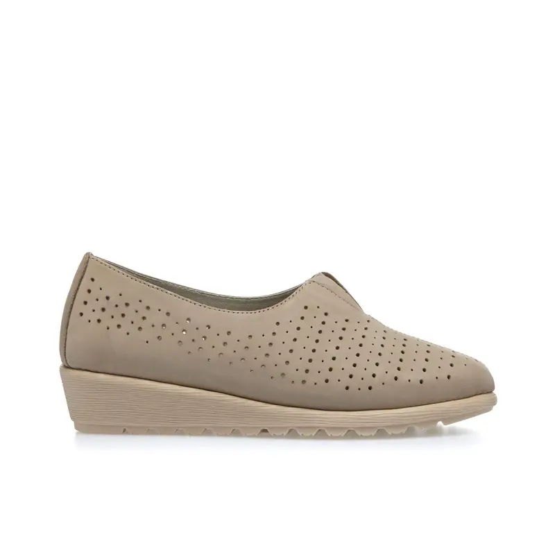 Scarpe beige comfort traforate