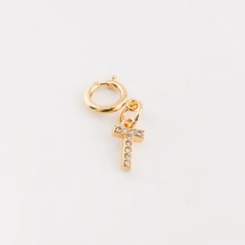 Charm - Lucy Lettera T