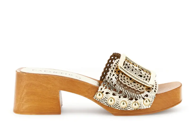 ciabatta con tomaia traforata oro