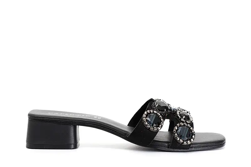 ciabatta in camoscio con accessori gioiello nero 36