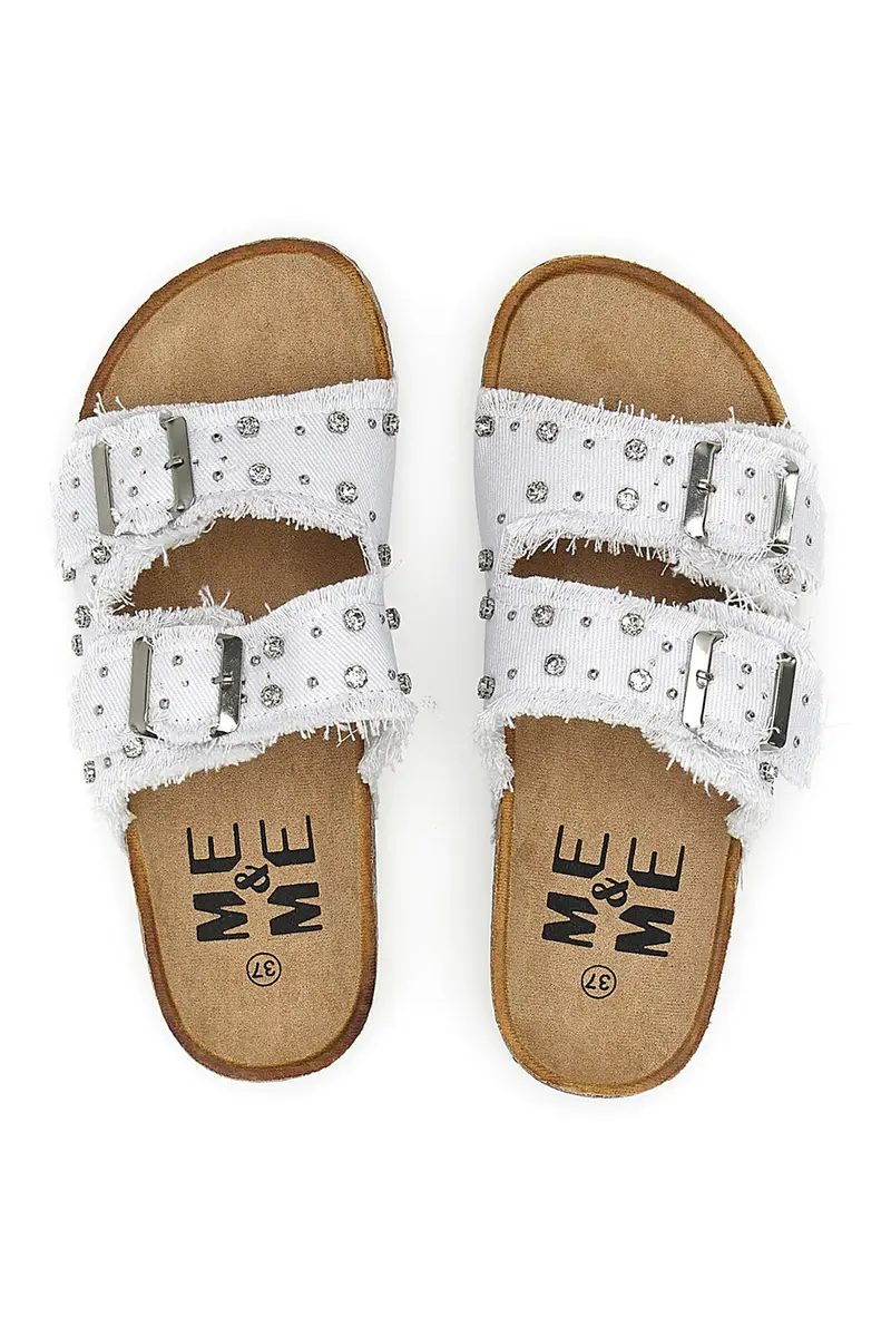 Ciabatte in denim bianco con doppia fascia sfrangiata e borchie Me & Me 12502