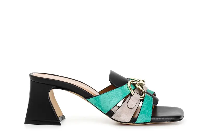 ciabatte in pelle e pelle scamosciata con accessorio multi nero