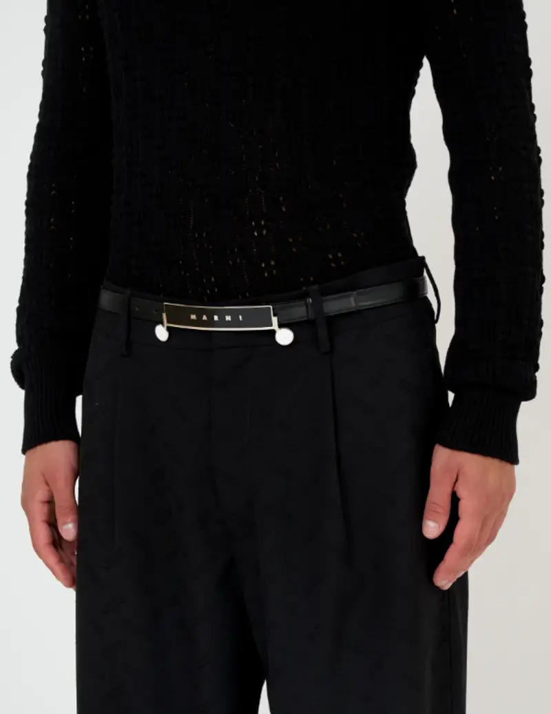 Cintura con logo in metallo