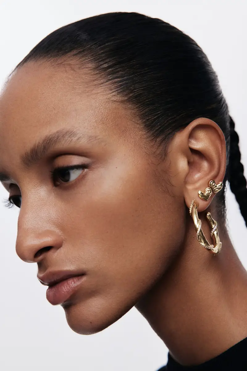 Ciondolo con cordino e conchiglia placcata oro Zalio