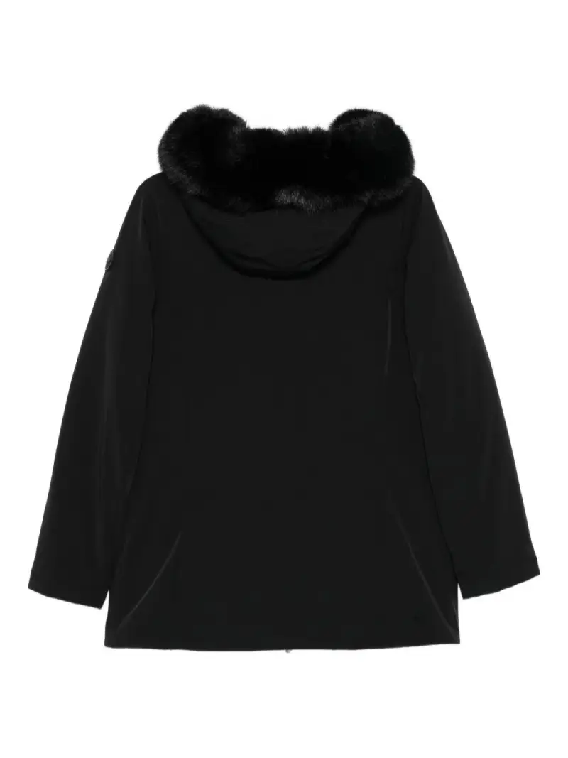 Cappotto nero con cappuccio e rifinitura in finta pelliccia miniatura 2