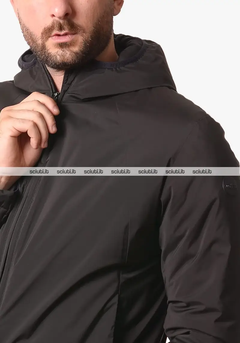 Giubbotto Colmar uomo nero leggero stretch con cappuccio