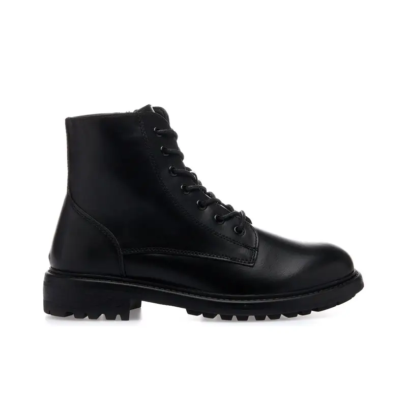 Anfibi neri con lacci