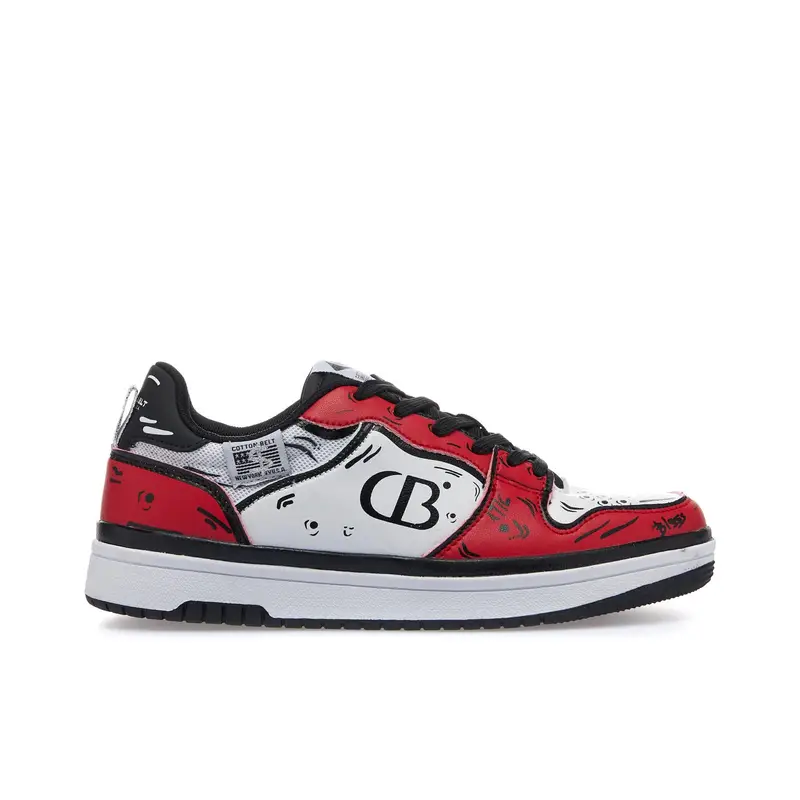 Sneakers bianche e rosse con disegni