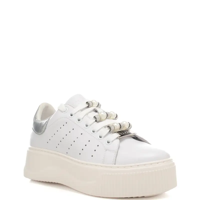 sneakers da donna in vera pelle con perle e charms decorativi sui lacci bianco argento miniatura 2
