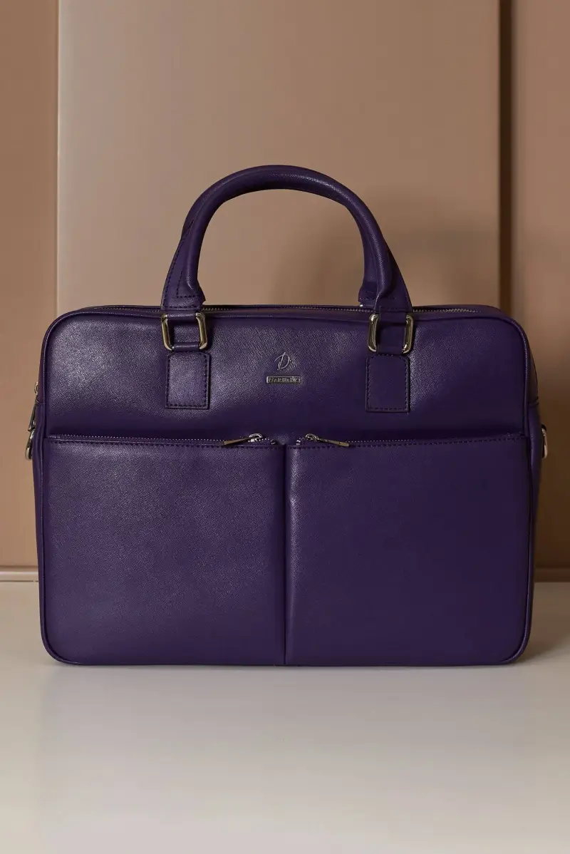 Borsa Ventiquattrore in pelle di vitello viola saffiano con doppia tasca D'Arienzo, Seleziona Viola