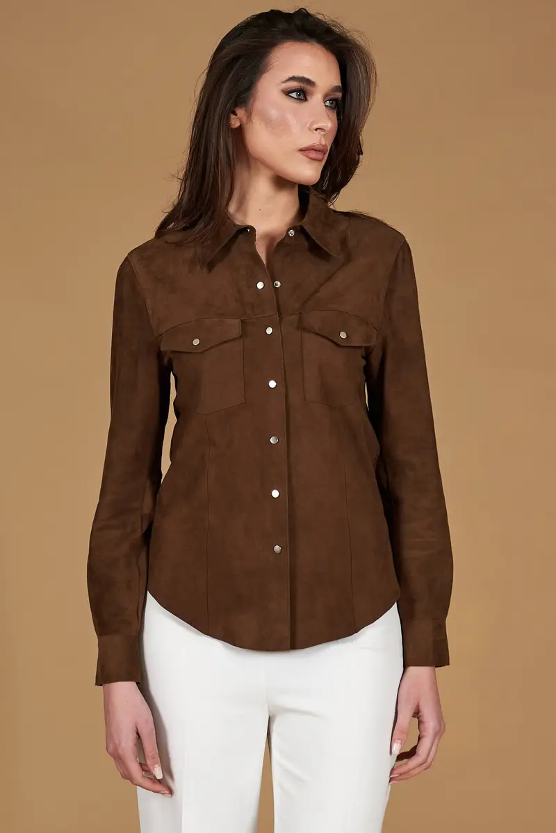 Camicia in pelle scamosciata colore fango con bottoni a pressione D'Arienzo, Seleziona Fango