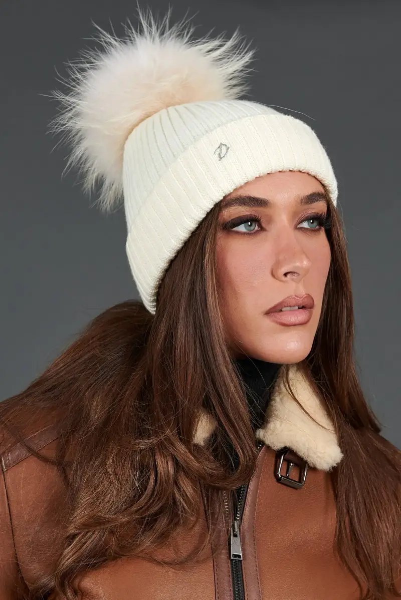 Cappello in lana panna con pompon in pelliccia panna D'Arienzo, Seleziona Panna