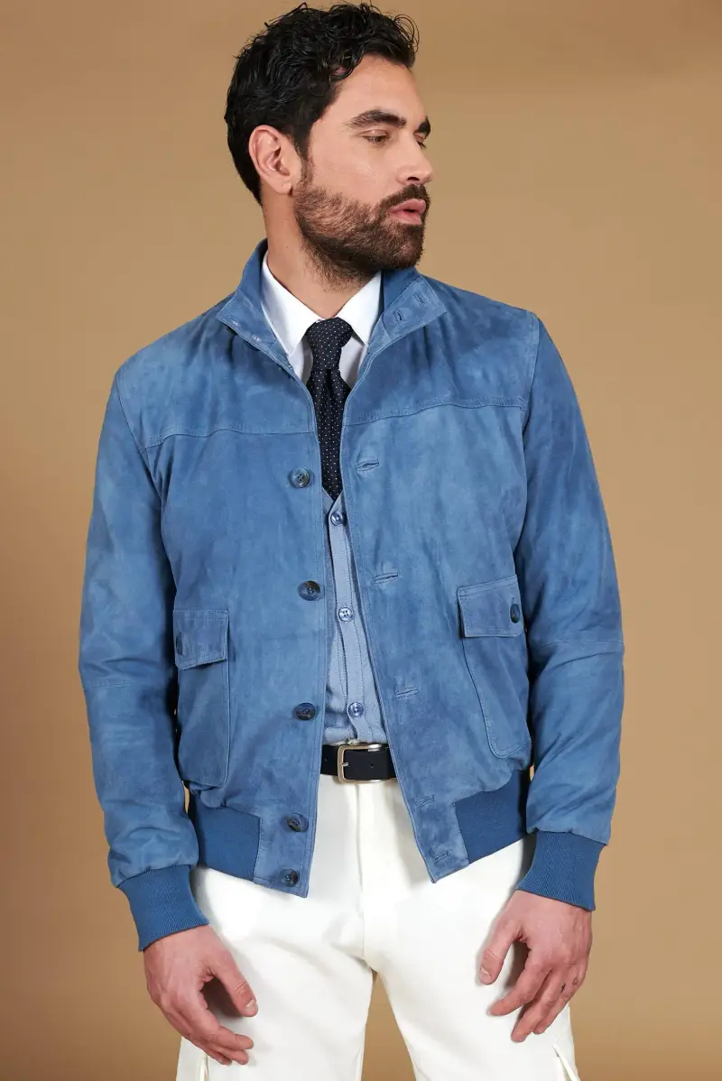 Giacca bomber in pelle camoscio blu denim con bottoni e tasconi D'Arienzo, Seleziona Denim