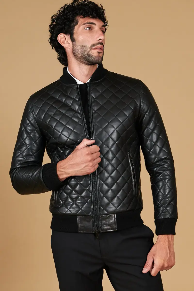 Giacca bomber in pelle nera trapuntata a rombo D'Arienzo, Seleziona