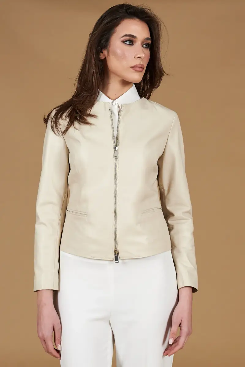 Giacca corta in pelle color crema girocollo nappa effetto liscio D'Arienzo, Seleziona Crema