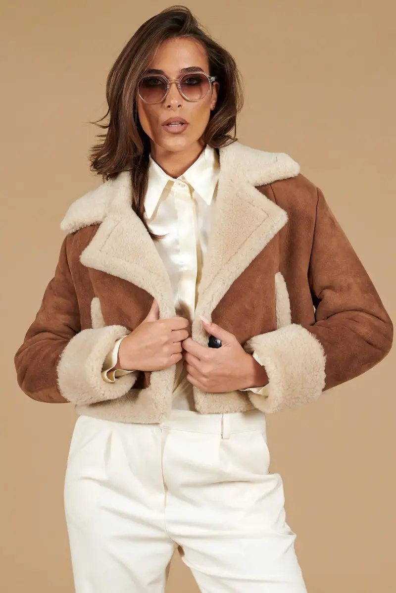 Giacca in montone scamosciato color cuoio versione corta D'Arienzo, Seleziona Cuoio