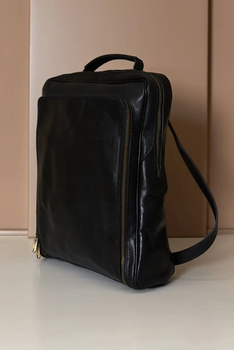 Zaino in pelle nera di vitello borsa effetto vintage D'Arienzo, Seleziona Nero
