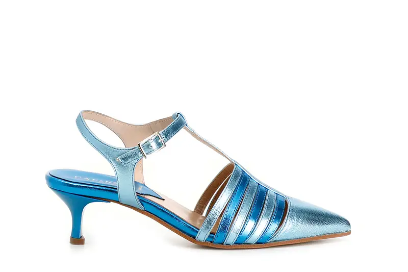 dècollète in similpelle laminata con fasce laterali e fibbia multi azzurro