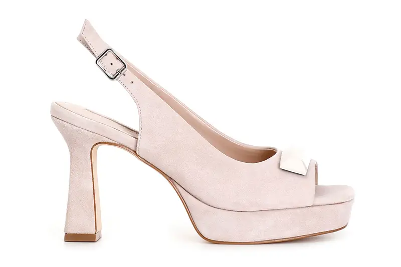 décolleté spuntata in camoscio cipria