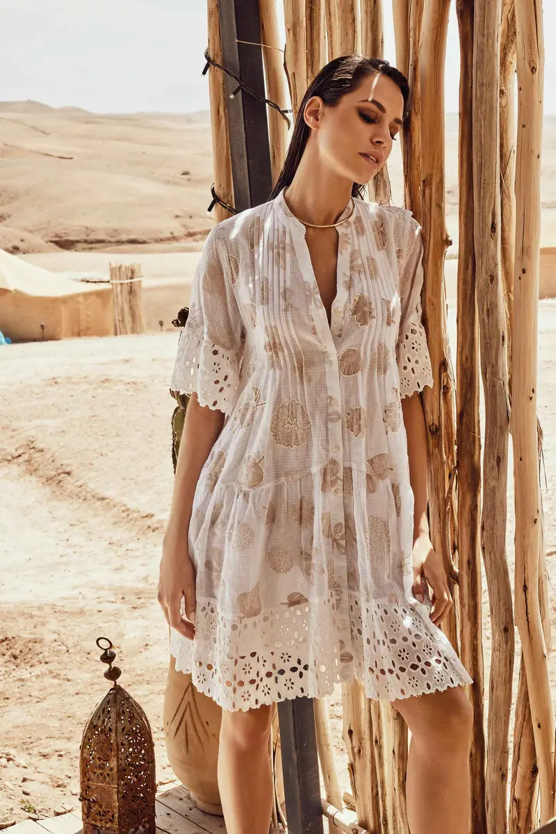 ABITO DETTAGLI IN PIZZO PREGIATO | Colore Bianco |