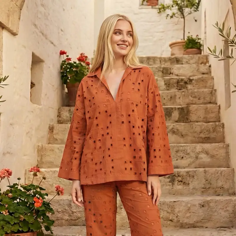 BLUSA IN SANGALLO GEOMETRICO PIA | Colore Arancione |