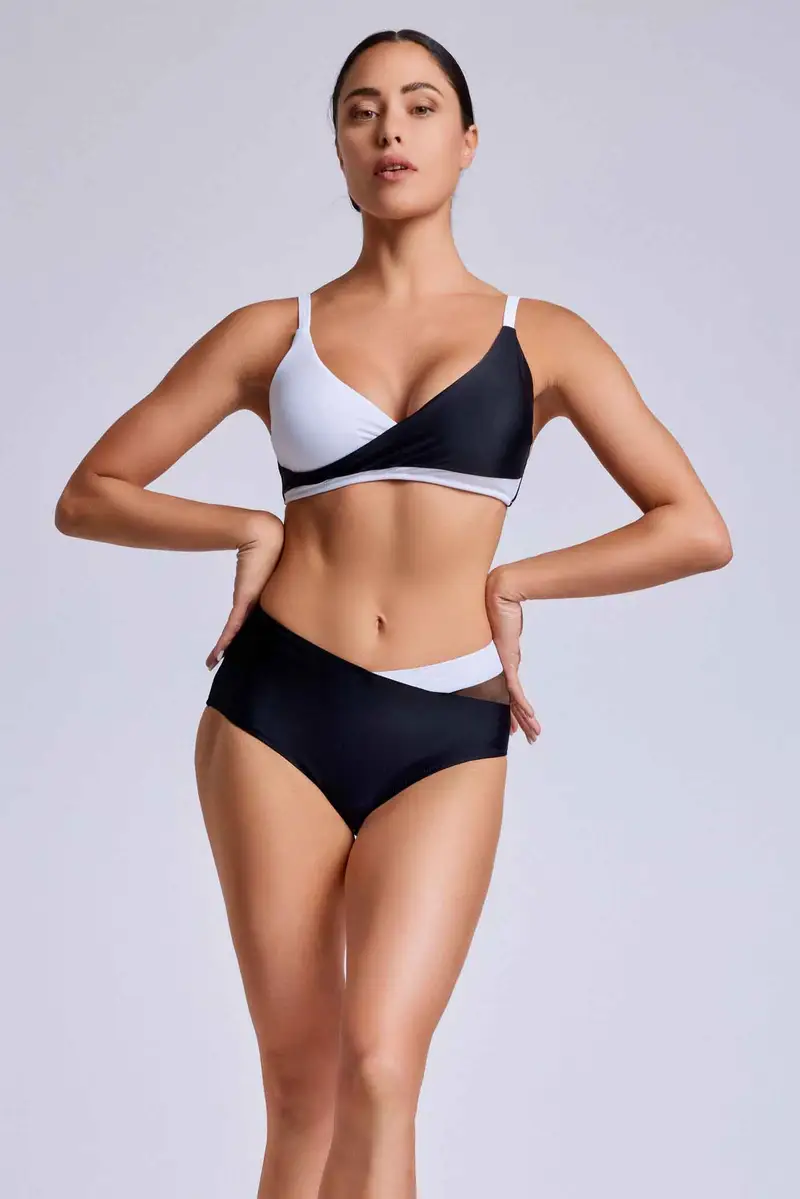 BIKINI CON BRALETTE OPTICAL | Colore Nero |