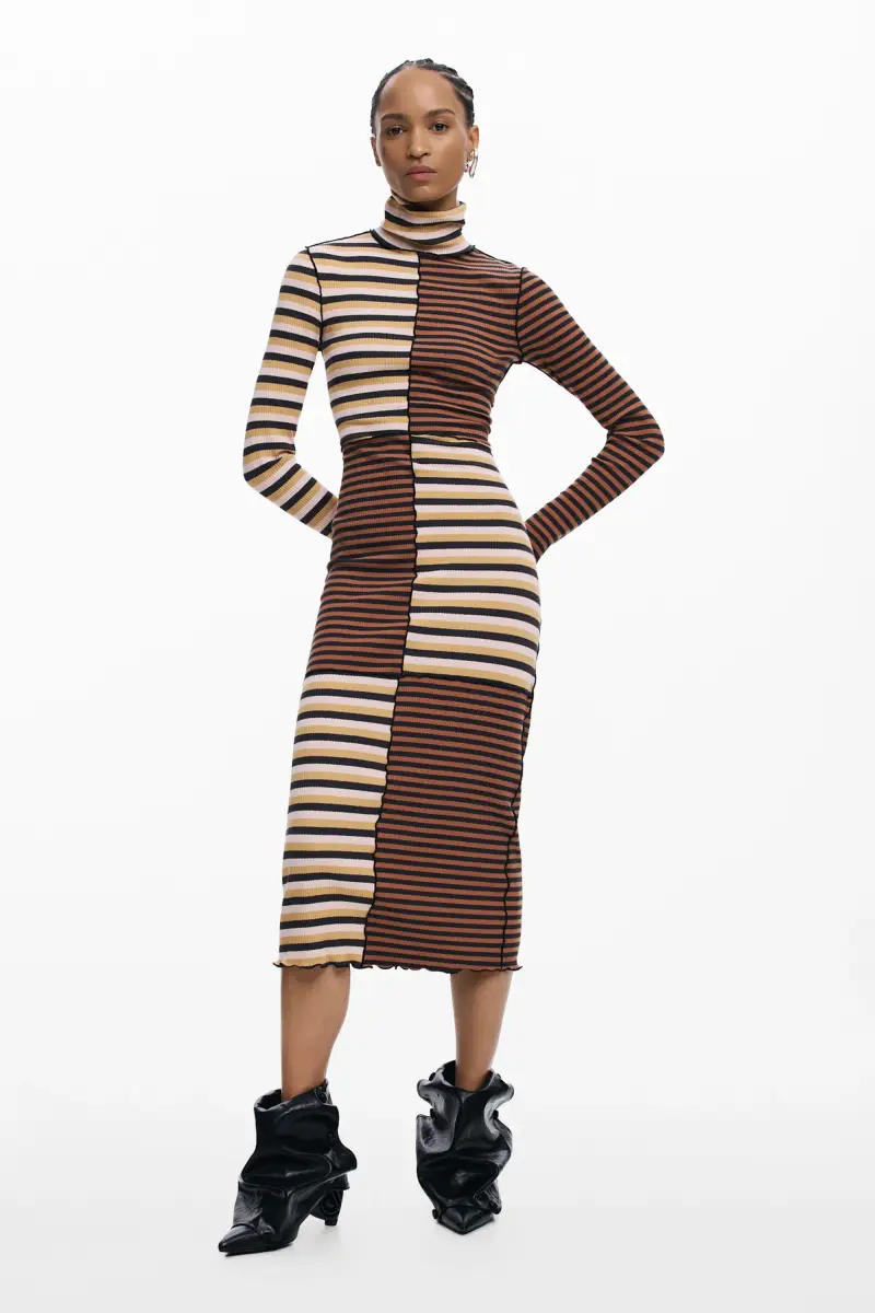 ABITO IN MAGLIA A COLLO ALTO BROWN