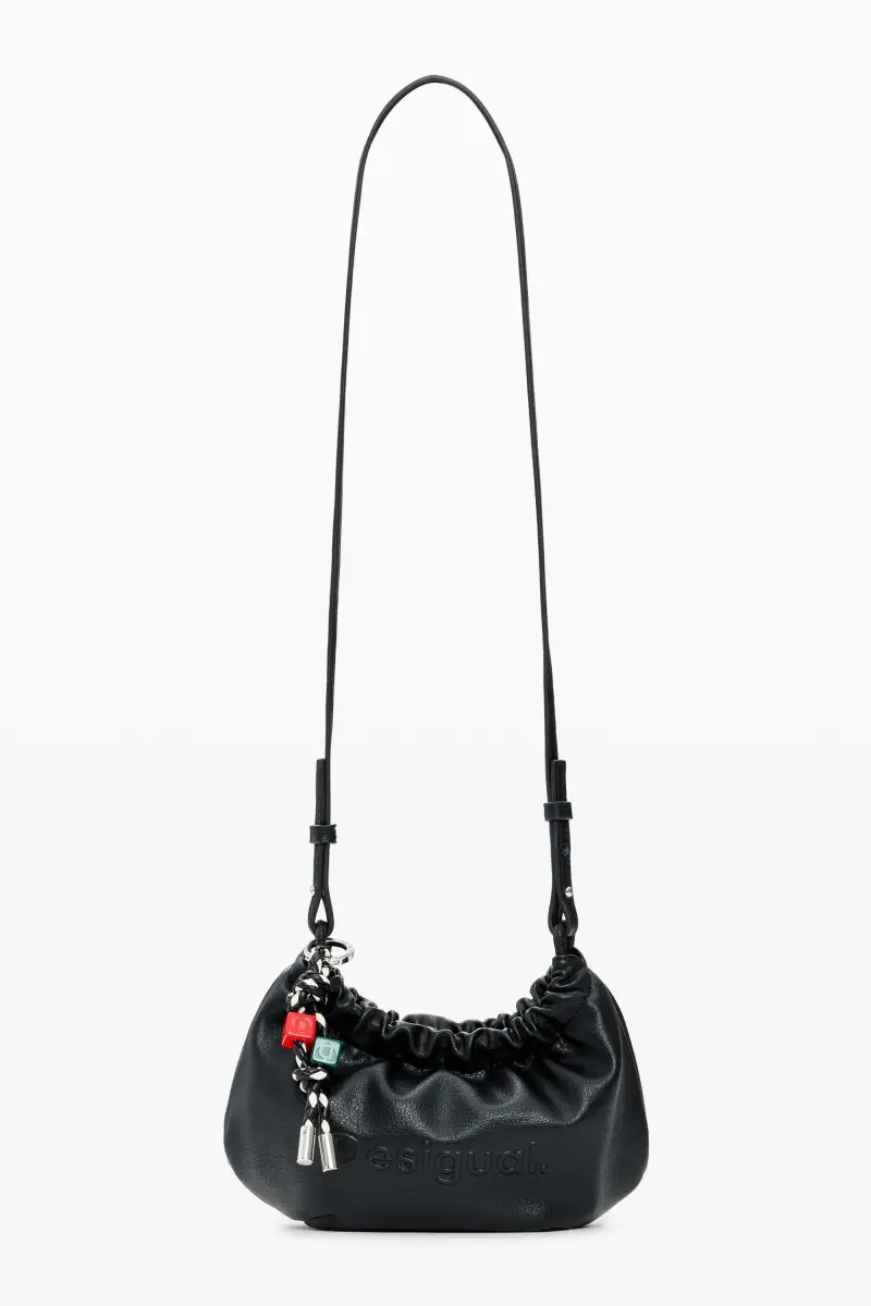 Borsa grande a tracolla con charms BLACK