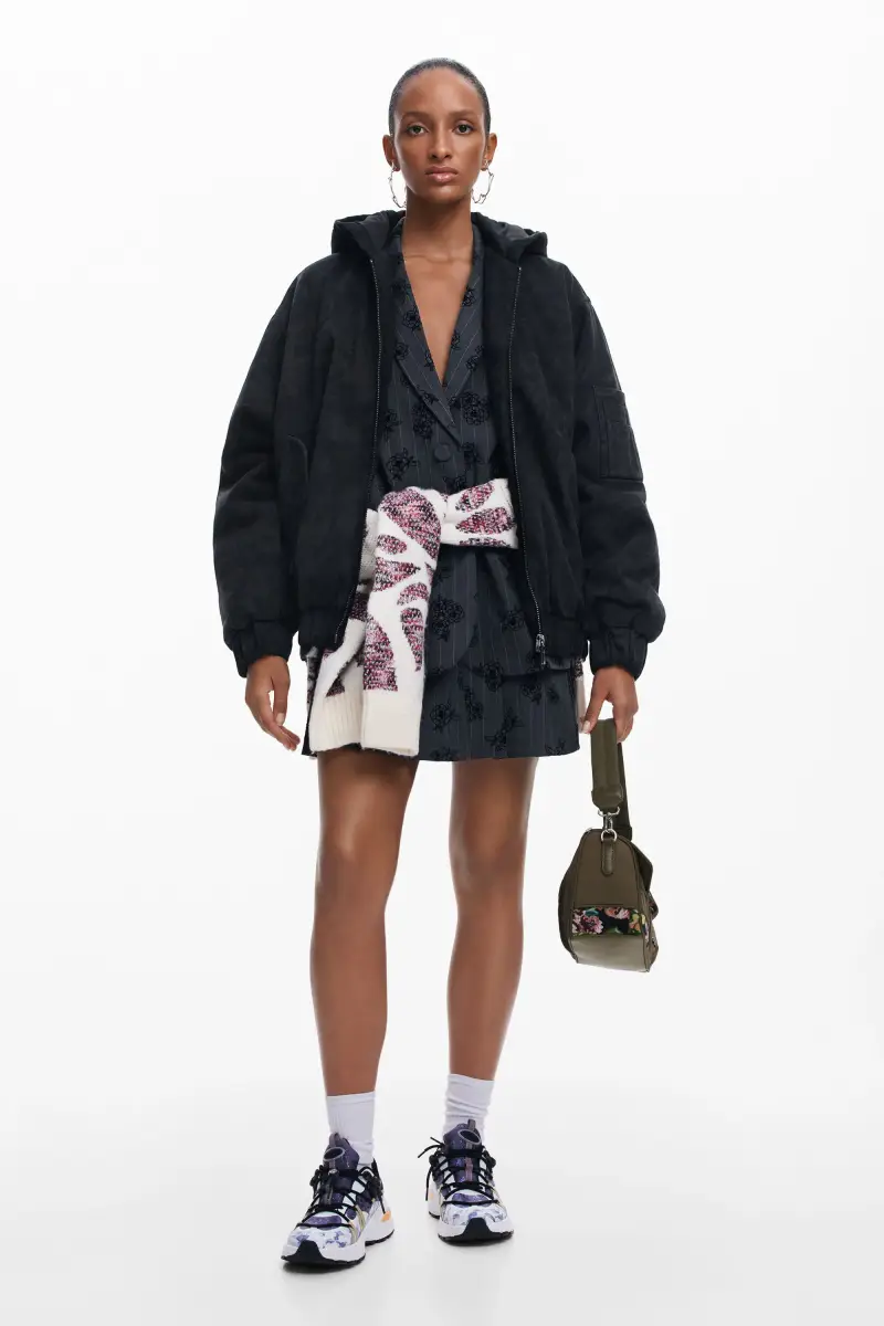 Cappotto trapuntato con cuori BLACK